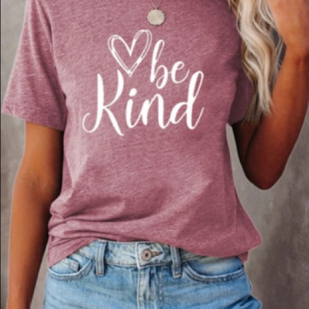 Women’s graphic tees